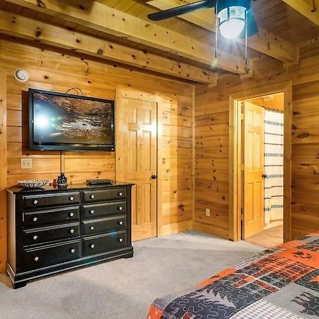Cabin-N-Smokys! Indoor Resort Pool Views Hot Tub Game Room Sevierville Exterior foto