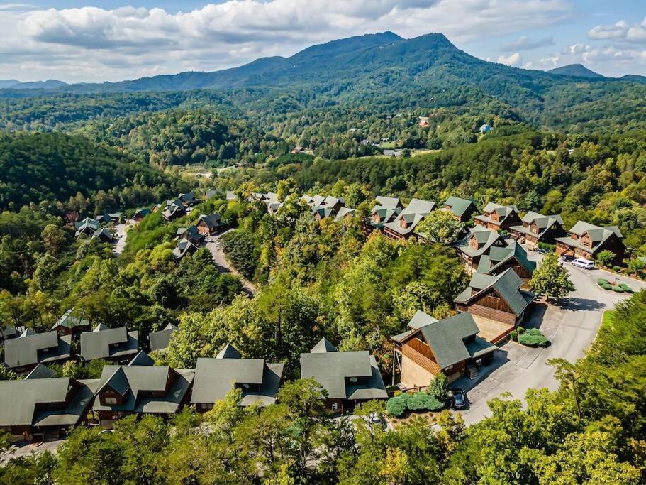 Cabin-N-Smokys! Indoor Resort Pool Views Hot Tub Game Room Sevierville Exterior foto