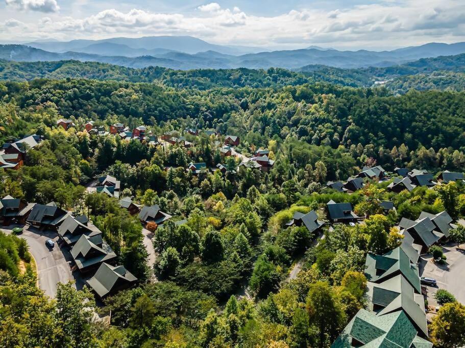 Cabin-N-Smokys! Indoor Resort Pool Views Hot Tub Game Room Sevierville Exterior foto