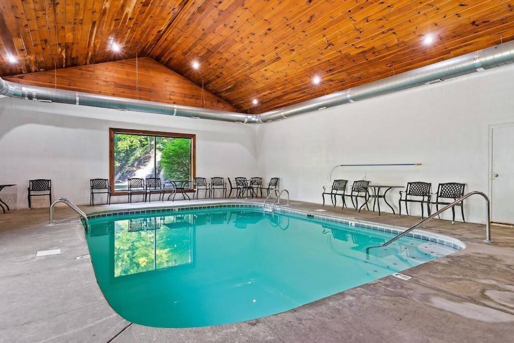 Cabin-N-Smokys! Indoor Resort Pool Views Hot Tub Game Room Sevierville Exterior foto
